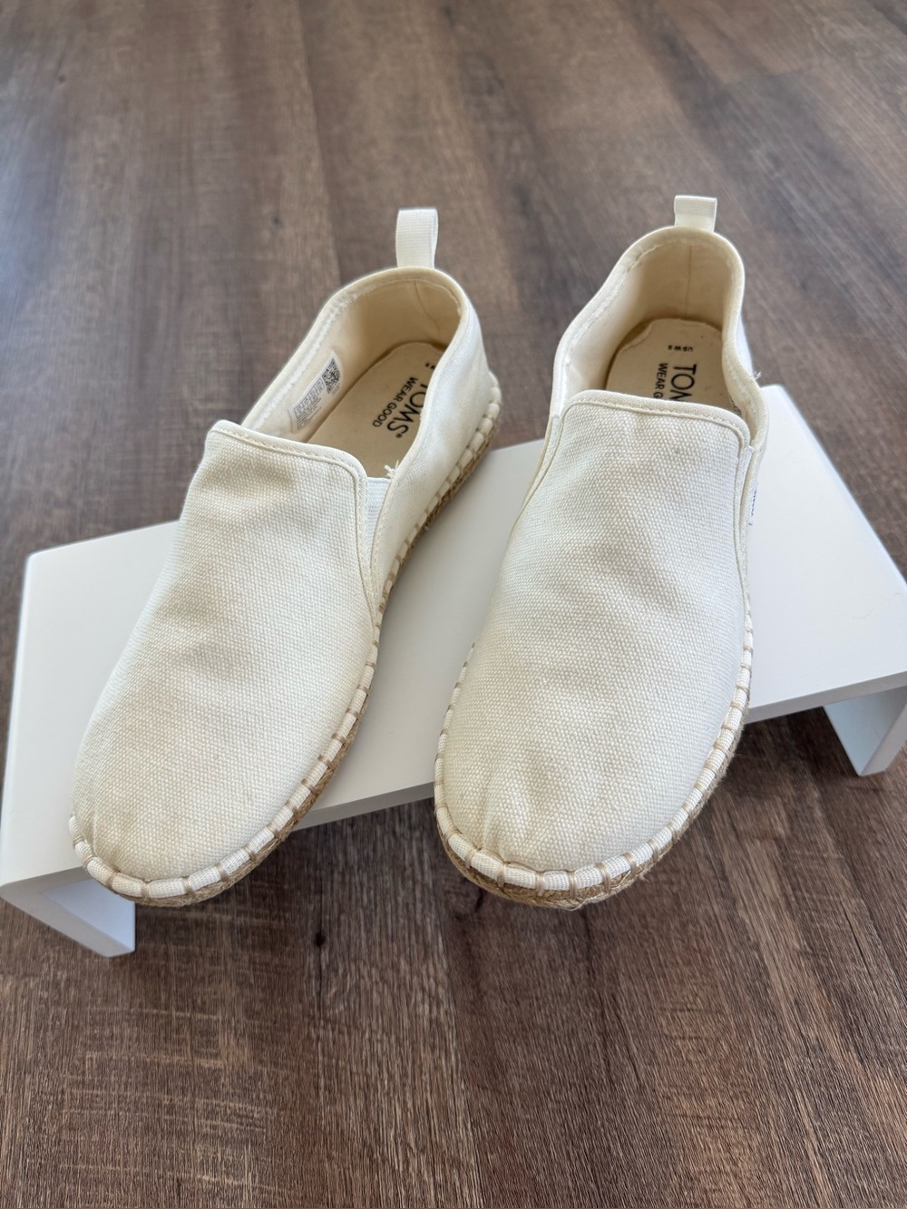 NWOT TOM’s White Rope Espadrille Slip-Ons. Size 9

*** New - never worn ***